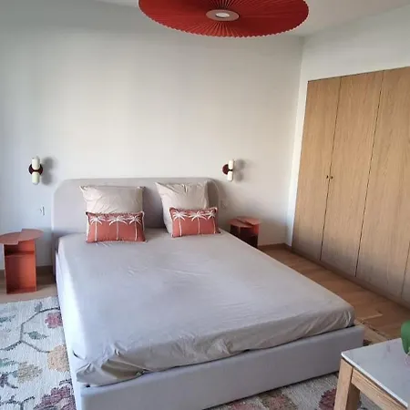 Renovated T2, Pkg, Walking Beaches, Palm Cannes