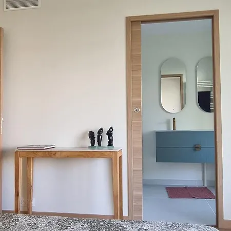 Renovated T2, Pkg, Walking Beaches, Palm * Cannes