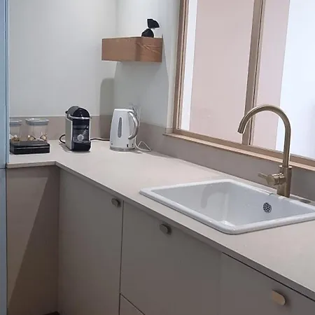 Renovated T2, Pkg, Walking Beaches, Palm Cannes